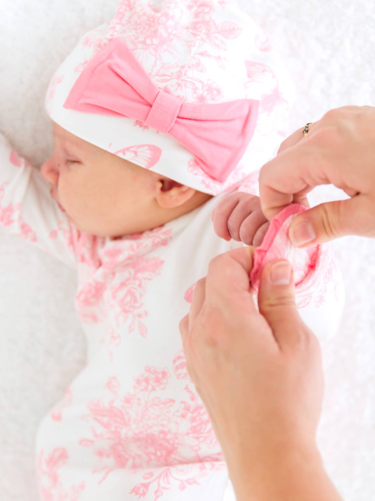 Baby Girls Bubblegum Pink Butterfly Toile Bamboo Viscose Ruffle Knotted Sleep Gown & Hat Set